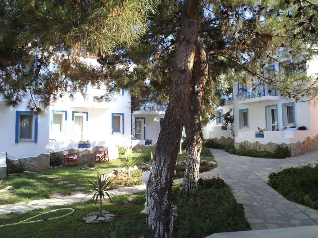 Club Mackerel Holiday Village Foça Exterior foto