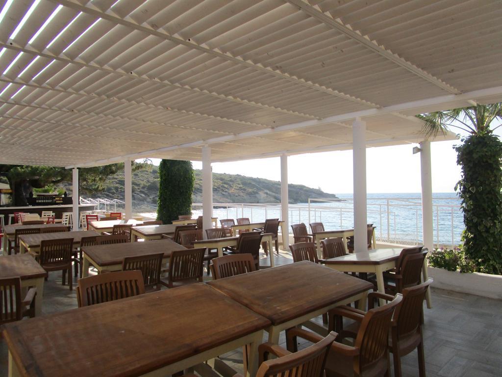 Club Mackerel Holiday Village Foça Exterior foto
