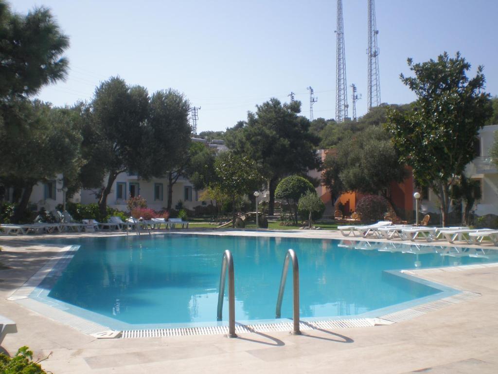 Club Mackerel Holiday Village Foça Exterior foto